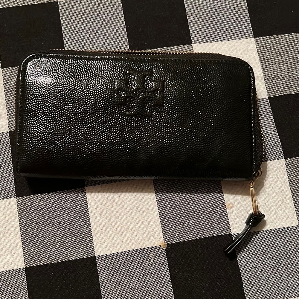Tory Burch Zip Wallet